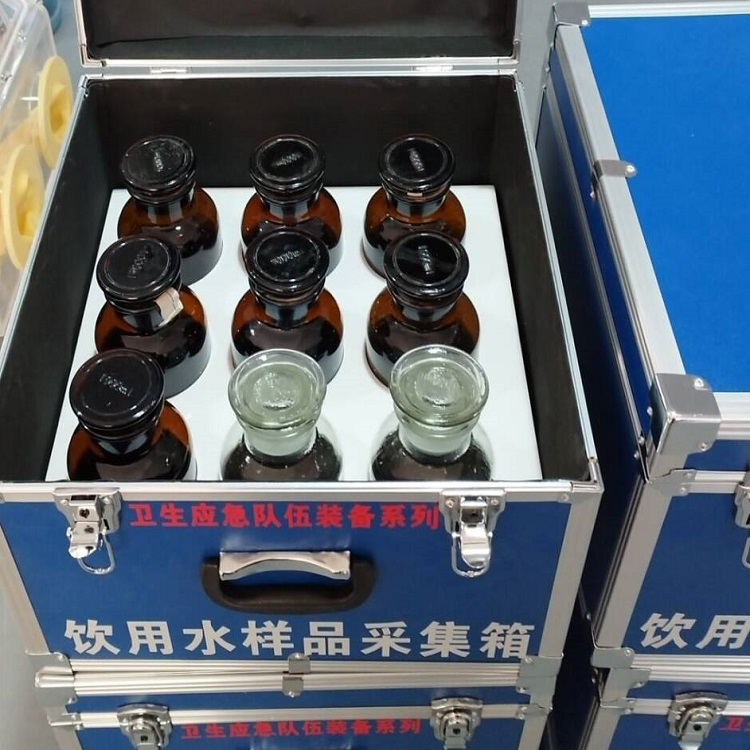 饮用水样品采样箱内部.jpg